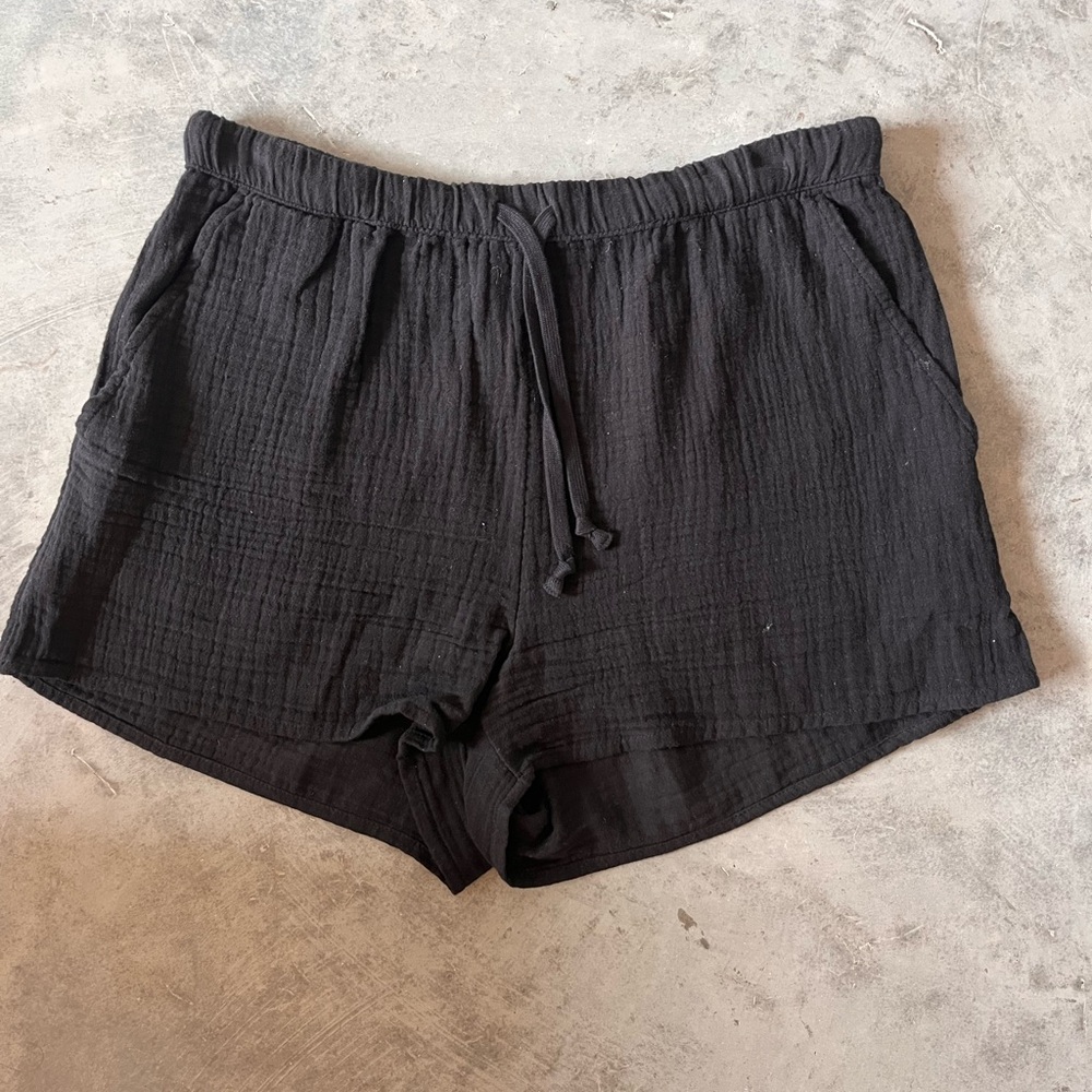 Aritzia Little Moon Airplush Cotton Sail Shorts in Black